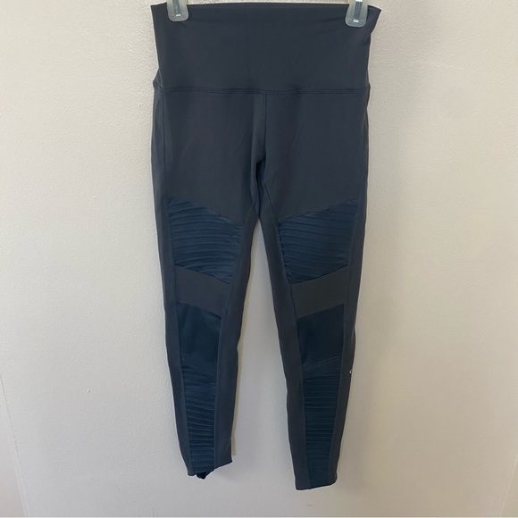 Alo Yoga Mesh Gray Leggings - Picture 4 of 9